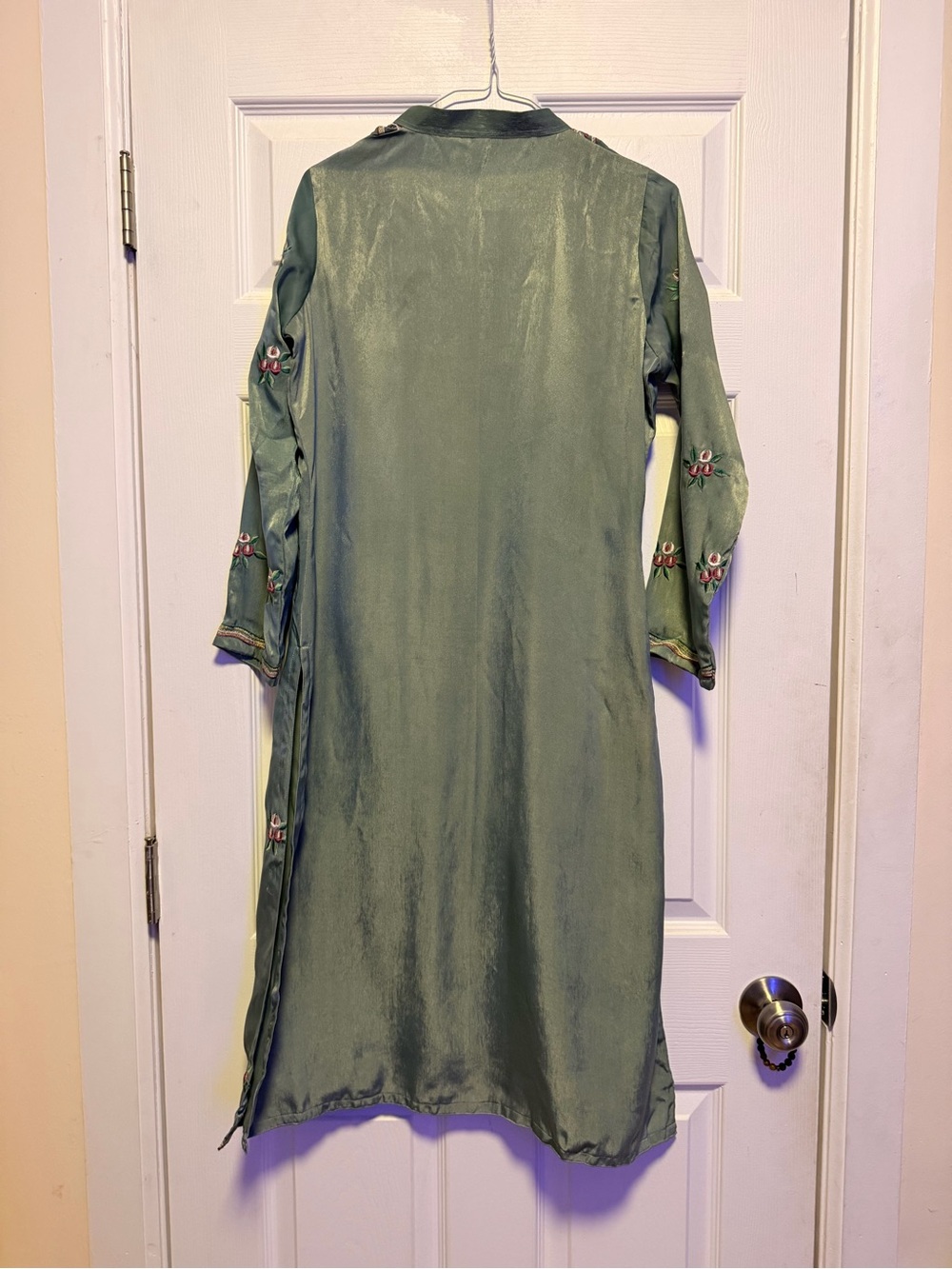 Green Embroidered Tunic Dress with Pink Floral Accents - Picture 5 of 6
